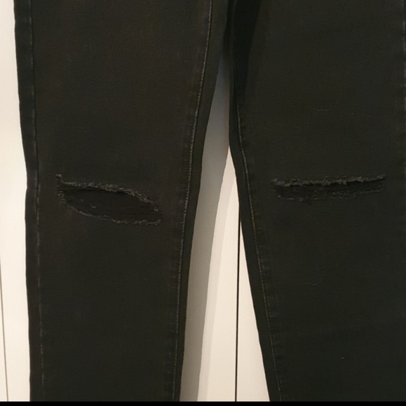 ✨️FINAL PRICE CLEARANCE ✨️NWT Cotton On Ripped High-Rise Straight Jeans - Picture 6 of 7